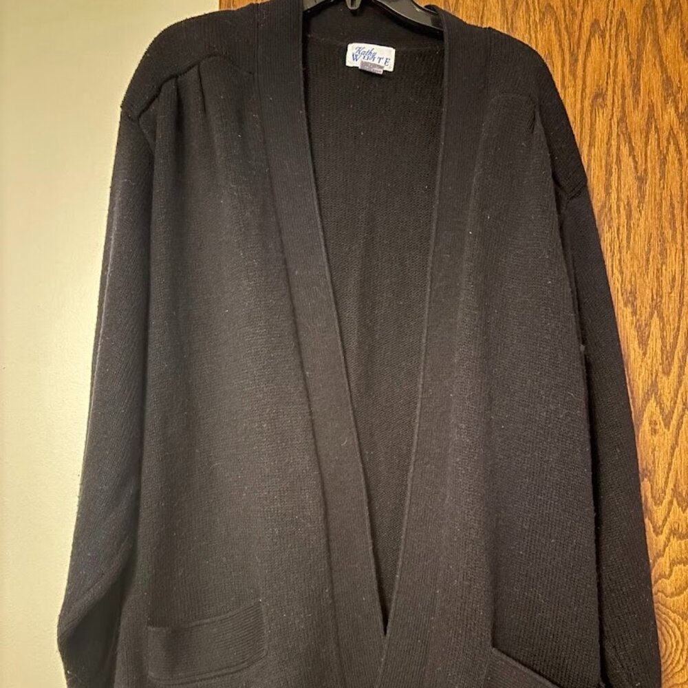 KATHY WHITE Open Black Color Cardigan with Pockets (2x)